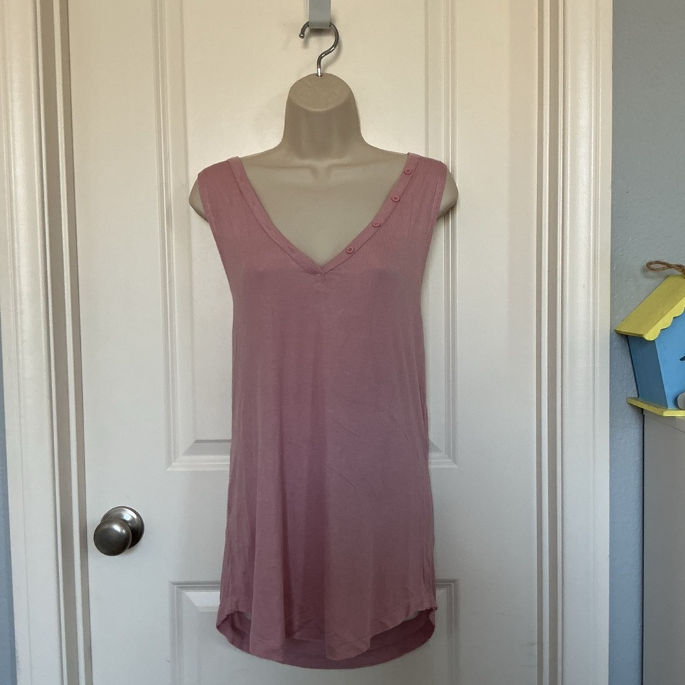 NWT Double Zero Sleeveless Four Button V-Neck Top Tank Tunic Size L Stretch